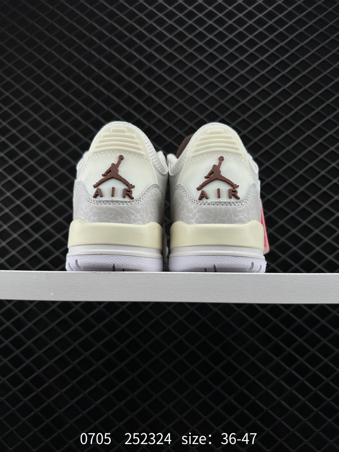 Air Jordan 3 Retro ”Hide and Sneak“